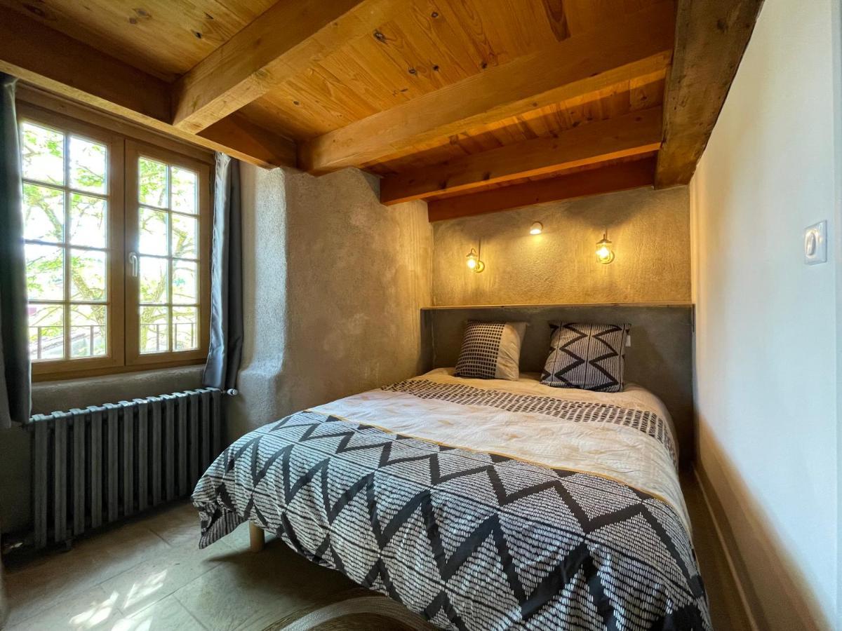 Chateau De Latour Sur Sorgue Marnhagues-et-Latour Bagian luar foto
