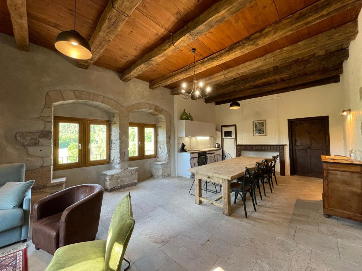Chateau De Latour Sur Sorgue Marnhagues-et-Latour Bagian luar foto