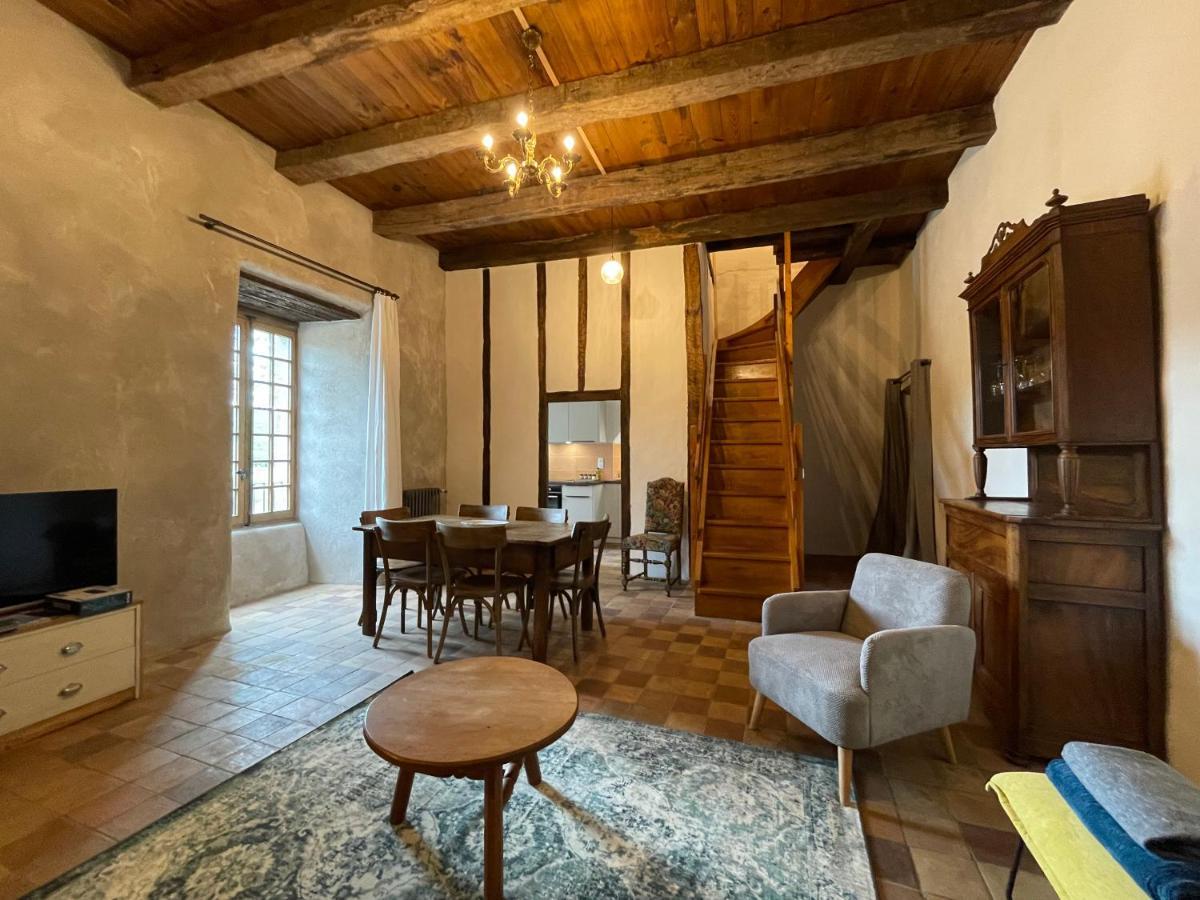 Chateau De Latour Sur Sorgue Marnhagues-et-Latour Bagian luar foto